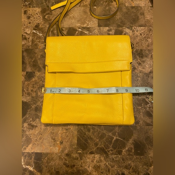 Sold🛑💛Vince Camuto~Leather Crossbody Front/Flap Color-Dandelion - Picture 12 of 12